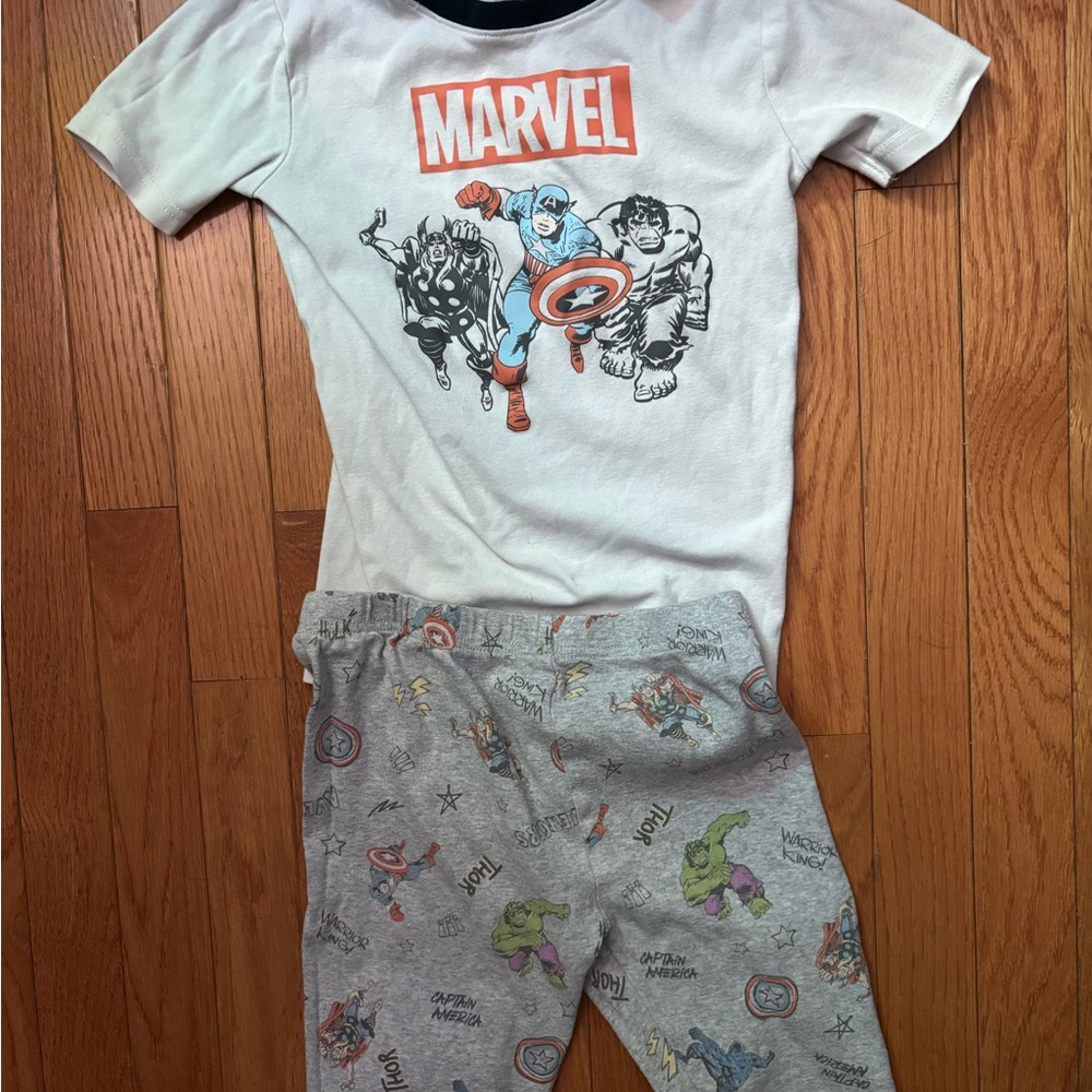 Marvel Boys White & Gray Superhero Pajama Set